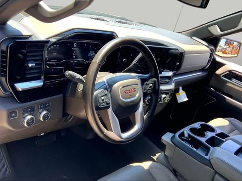 Used 2025 GMC Sierra 1500 SLT AWD/4WD image 17