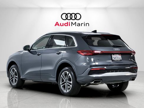 Certified 2025 Audi Q5 Premium w/ Convenience Package AWD/4WD image 3