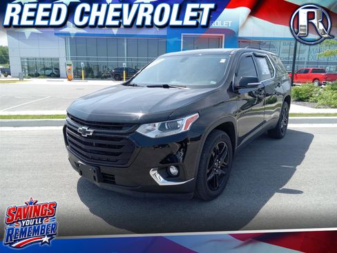 Certified 2019 Chevrolet Traverse LT w/ LPO, Blackout Package AWD/4WD image 1