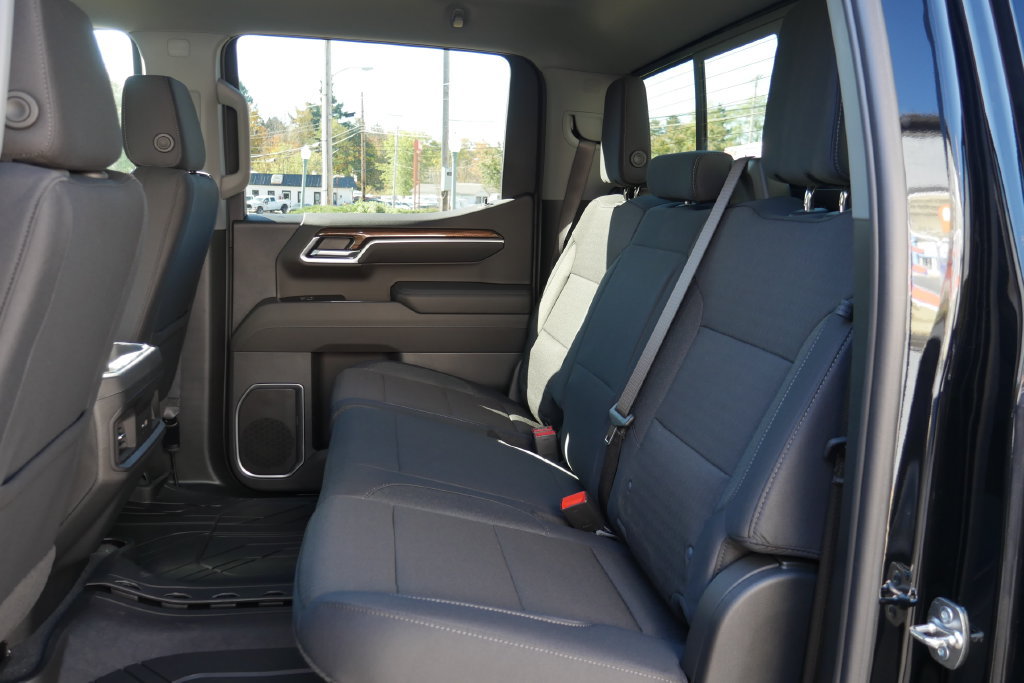 New 2026 Chevrolet Silverado 1500 RST w/ Dark Appearance Package AWD/4WD image 13