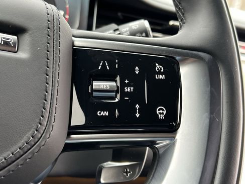 Used 2025 Land Rover Range Rover Autobiography image 29