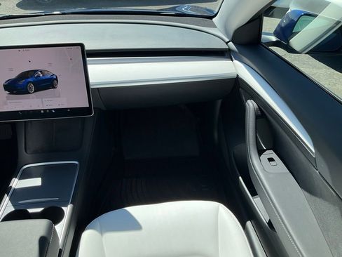 Used 2023 Tesla Model 3 Standard Range image 61