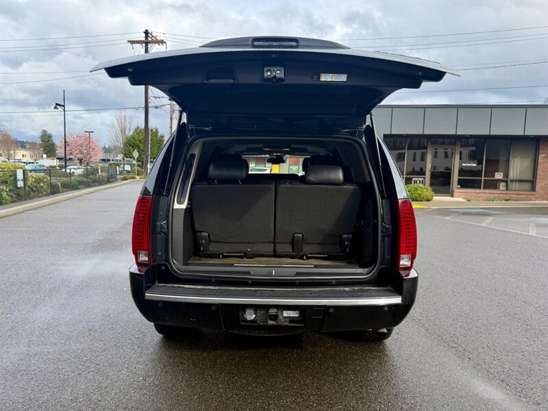 Used 2007 Cadillac Escalade AWD w/ Information Package image 7