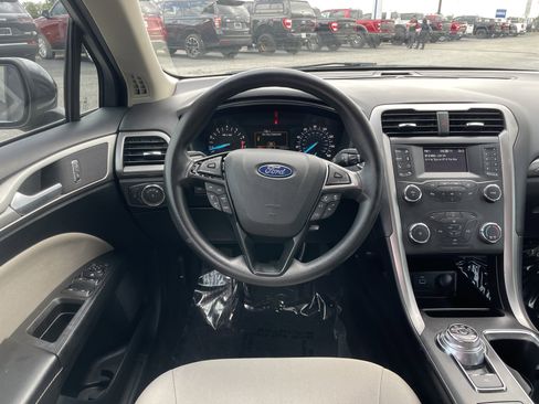 Used 2020 Ford Fusion S image 28