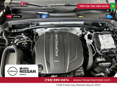 Used 2020 Porsche Macan image 32