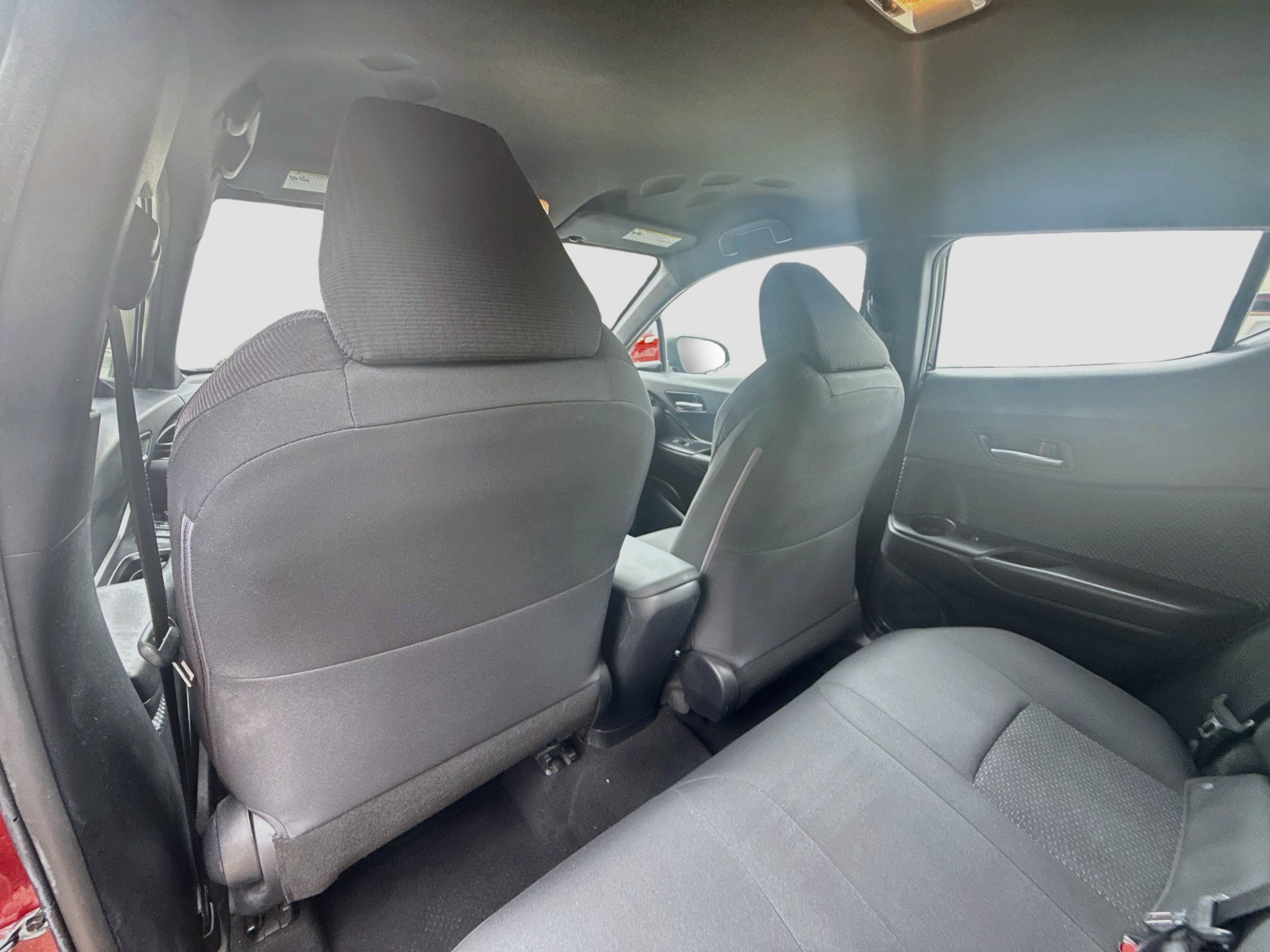 Used 2018 Toyota C-HR XLE FWD image 21