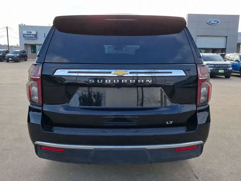 Used 2024 Chevrolet Suburban LT AWD/4WD image 9