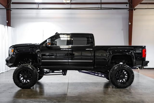 Used 2017 GMC Sierra 2500 Denali w/ Duramax Plus Package AWD/4WD image 14