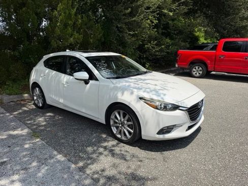 Used 2017 MAZDA MAZDA3 Grand Touring FWD image 2