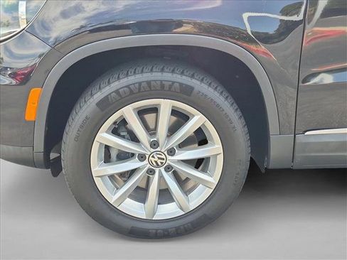 Used 2017 Volkswagen Tiguan Wolfsburg Edition FWD image 26