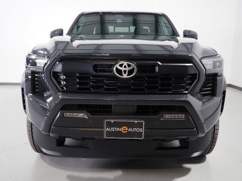 Used 2025 Toyota Tacoma TRD Off-Road image 40