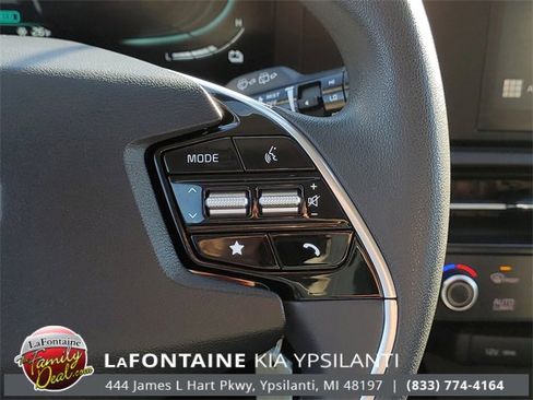 Certified 2025 Kia Niro LX image 18