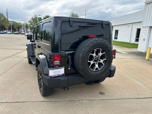 Used 2018 Jeep Wrangler Unlimited Sahara AWD/4WD image 21