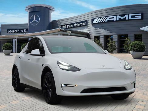 Used 2020 Tesla Model Y Long Range image 2