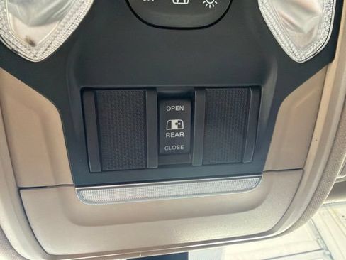 Used 2021 RAM 1500 Big Horn AWD/4WD image 26