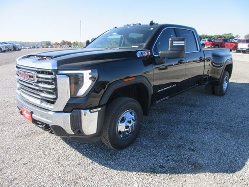 New 2026 GMC Sierra 3500 SLE w/ SLE Value Package image 11