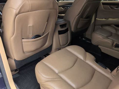 Used 2019 Cadillac Escalade ESV Platinum AWD/4WD image 17