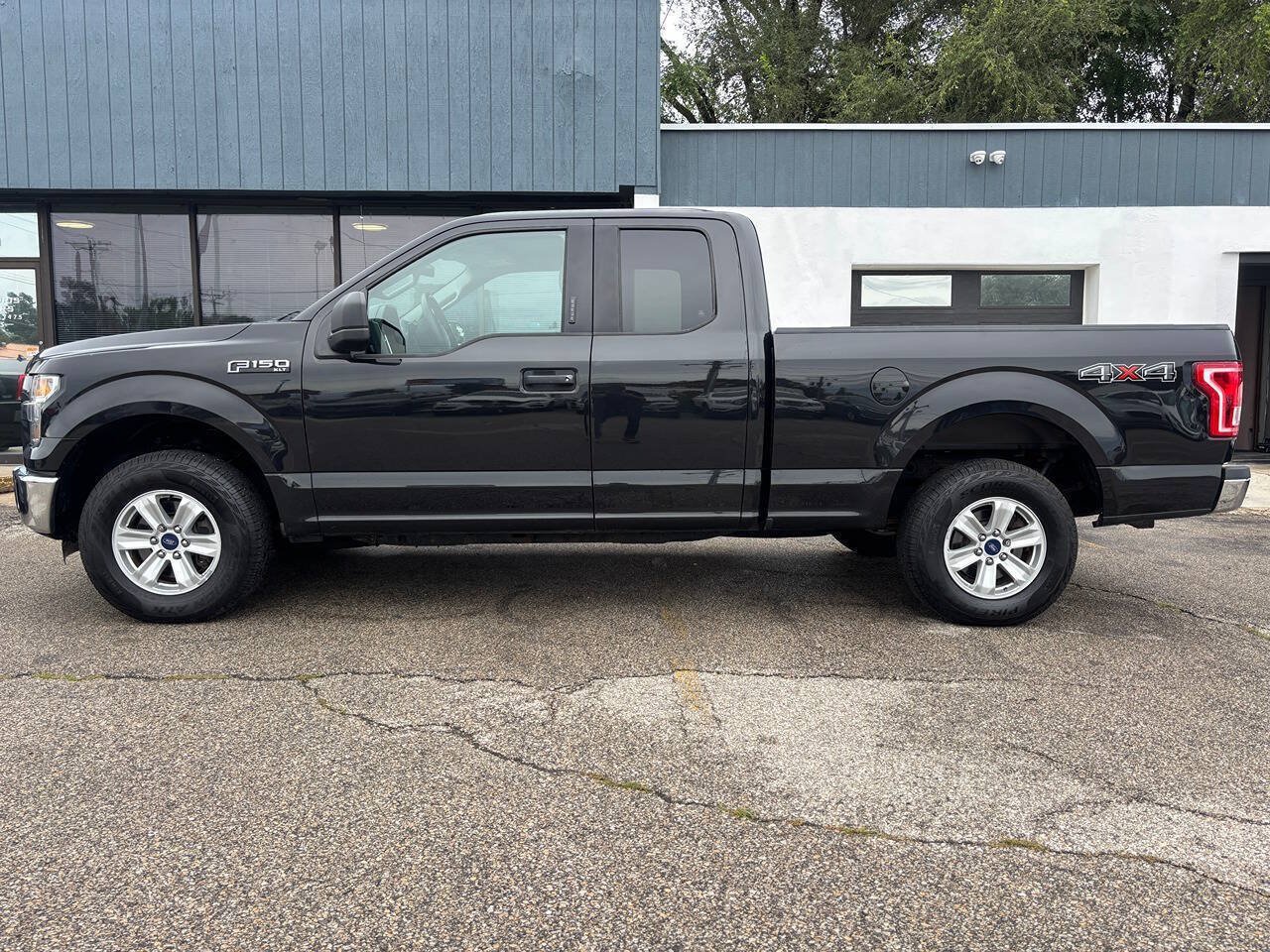 Used 2015 Ford F150 XLT AWD/4WD image 15