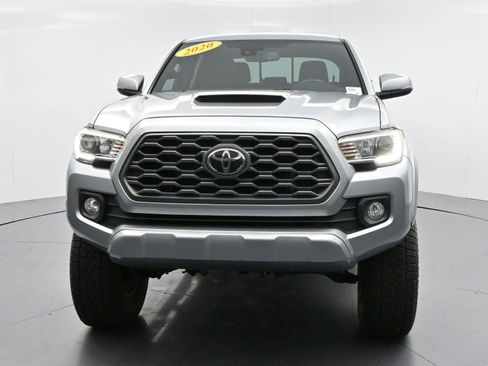 Used 2020 Toyota Tacoma TRD Sport RWD image 2