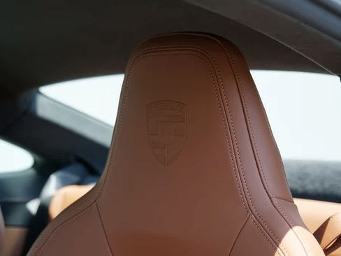 Used 2025 Porsche 911 GT3 RWD image 28