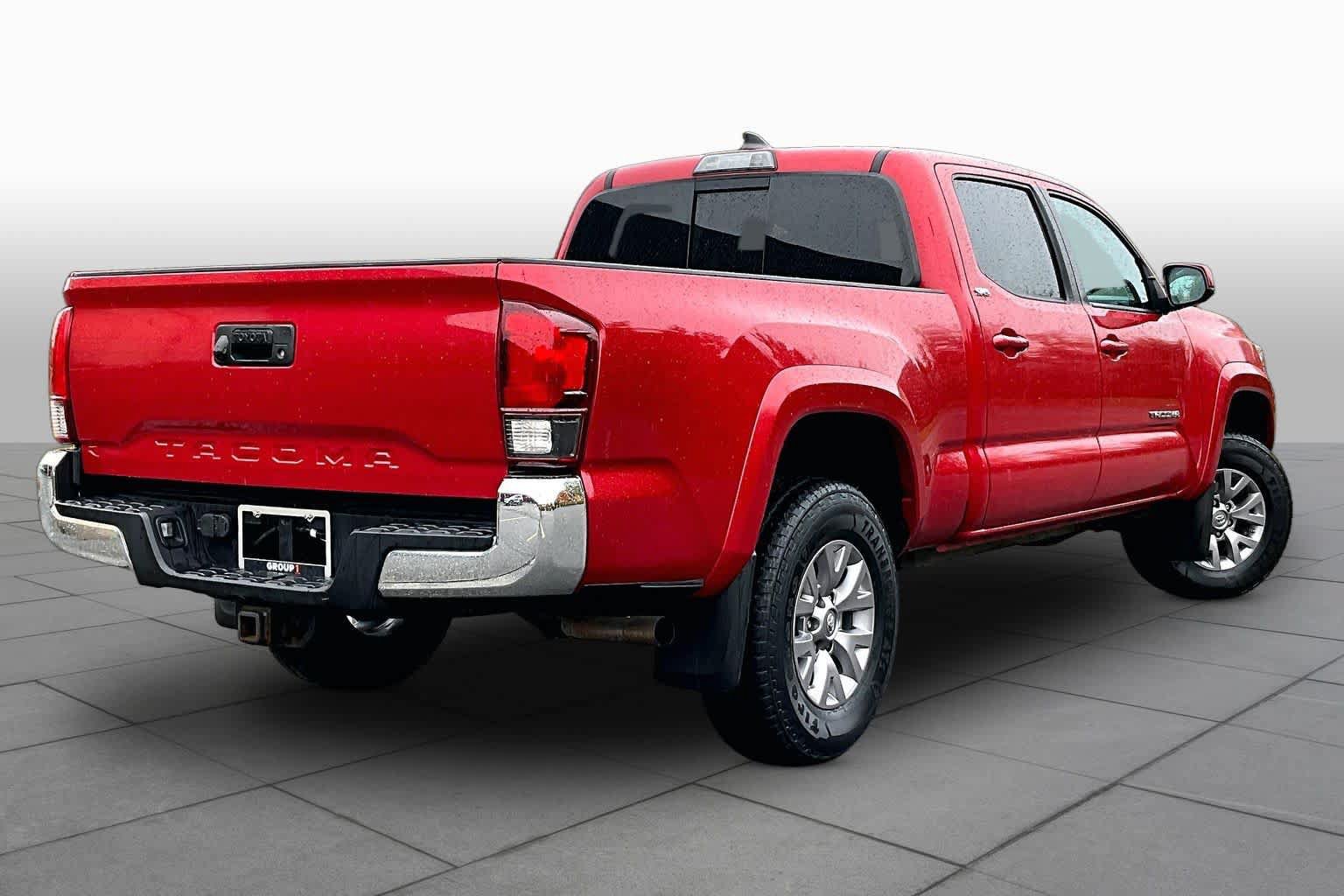 Used 2018 Toyota Tacoma SR5 AWD/4WD image 13