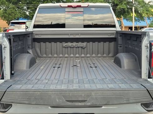 Used 2024 GMC Sierra 2500 AT4 w/ AT4 Premium Plus Package AWD/4WD image 9