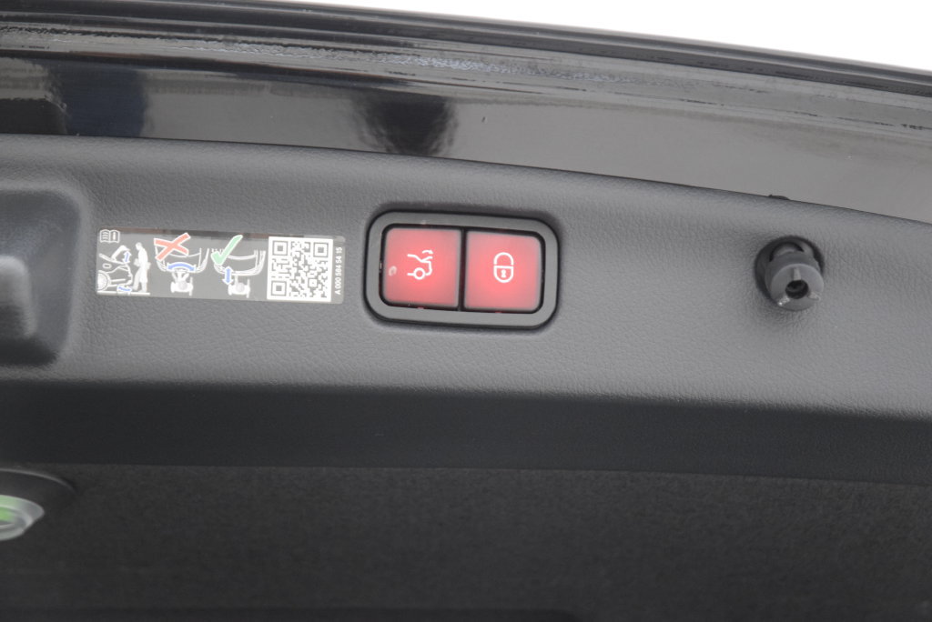 Certified 2026 Mercedes-Benz C 300 Sedan image 31