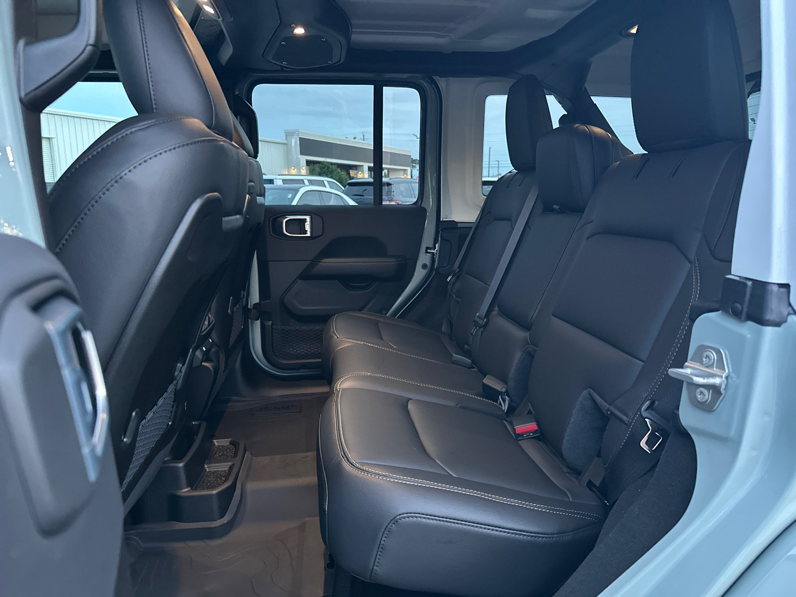 New 2027 Jeep Wrangler Unlimited Sahara AWD/4WD image 14