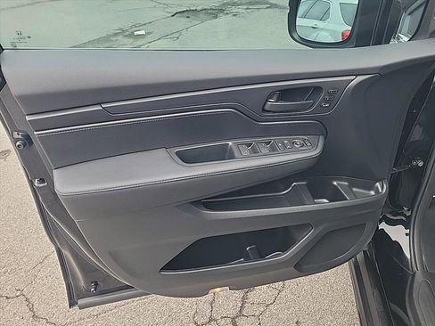 Used 2025 Honda Odyssey EX-L image 18