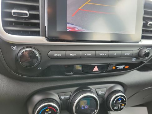 Used 2023 Hyundai Venue SEL image 24