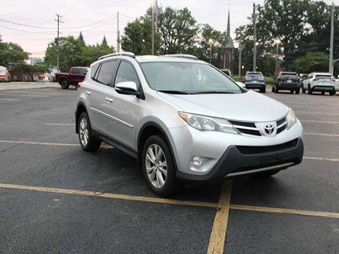 Used 2014 Toyota RAV4 Limited w/ Technology Package AWD/4WD image 4