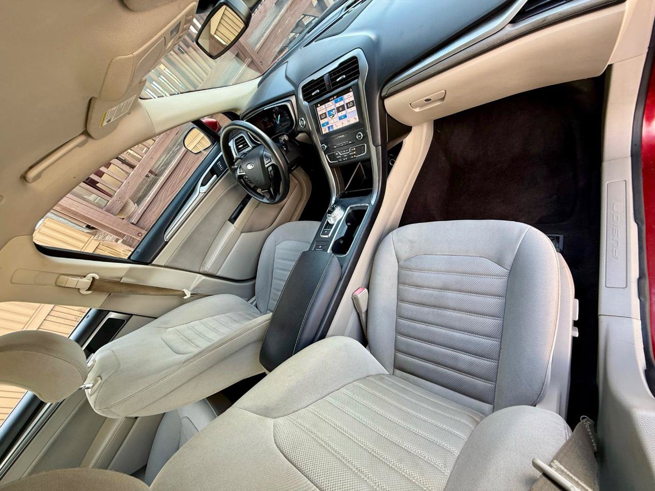 Used 2019 Ford Fusion SE FWD image 29
