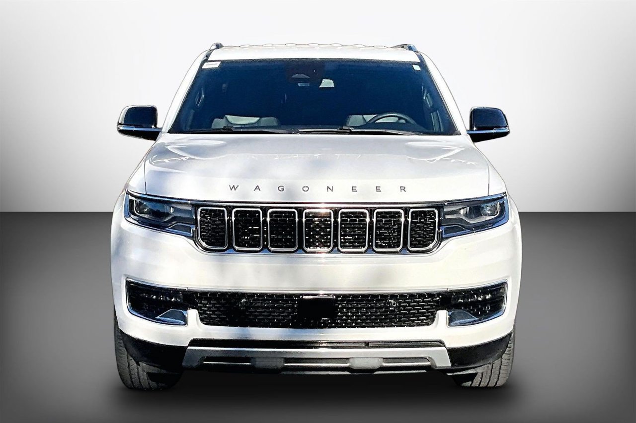 Certified 2024 Jeep Wagoneer L Series II AWD/4WD image 3