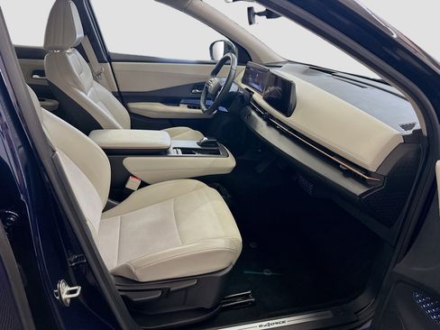 Used 2024 Nissan Ariya AWD image 32