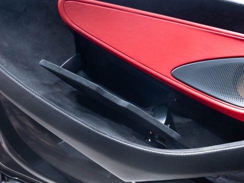 Used 2019 McLaren 570S Coupe RWD image 8