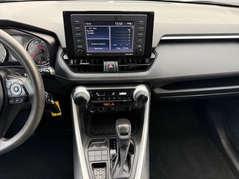 Used 2022 Toyota RAV4 LE image 11