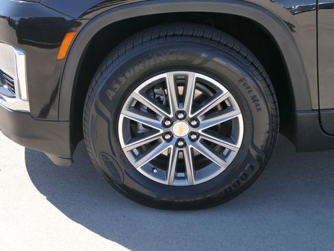 Used 2023 Chevrolet Traverse LT image 27