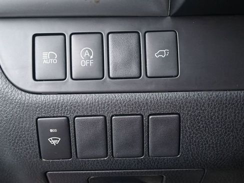Used 2019 Toyota Highlander SE AWD/4WD image 9