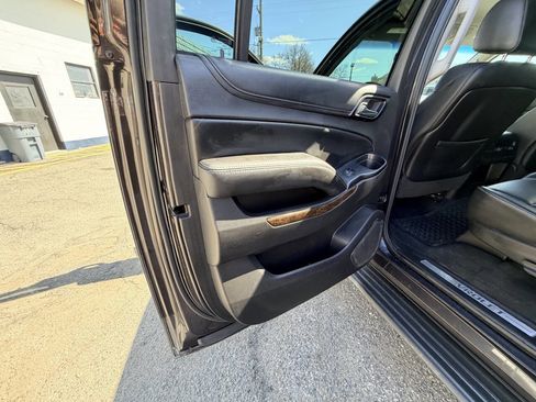 Used 2015 Chevrolet Suburban LT image 29