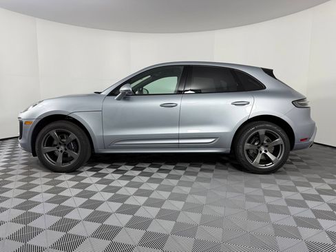 Certified 2026 Porsche Macan AWD/4WD image 2