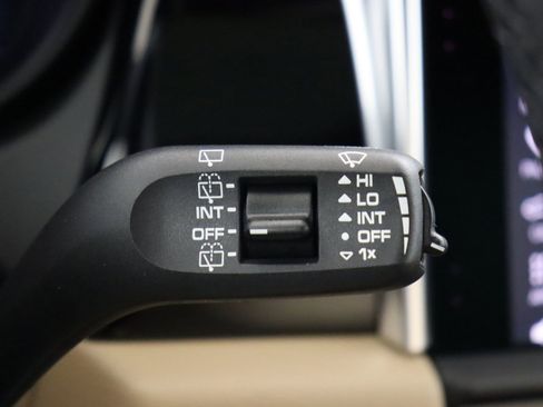 Used 2025 Porsche Macan image 35