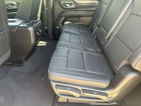 Certified 2024 Chevrolet Suburban RST w/ Luxury Package AWD/4WD image 25