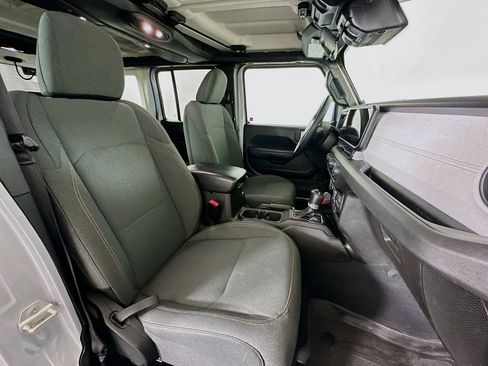 Used 2024 Jeep Wrangler Willys image 30