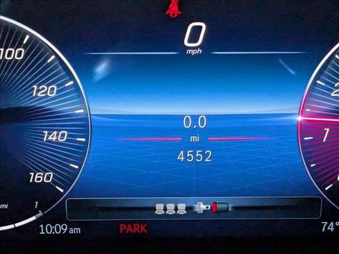 Used 2025 Mercedes-Benz GLA 250 image 10