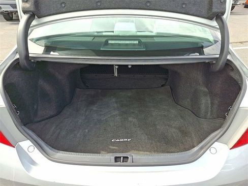 Used 2016 Toyota Camry image 22