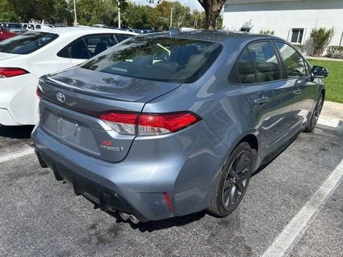 Used 2023 Toyota Corolla SE image 3