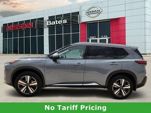 Used 2023 Nissan Rogue Platinum w/ Platinum Premium Package FWD image 3
