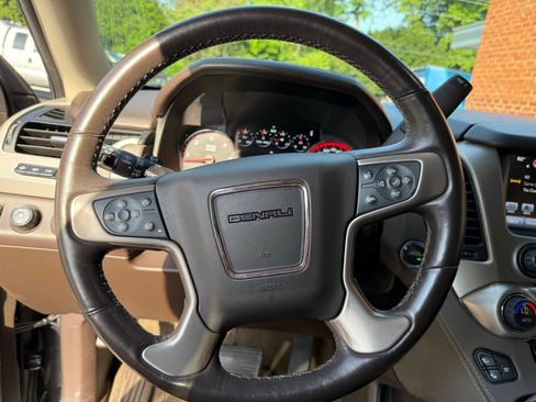 Used 2016 GMC Yukon XL Denali w/ Open Road Package AWD/4WD image 10