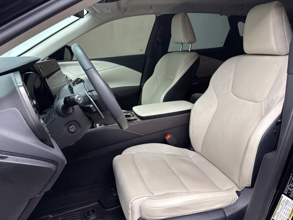 Used 2025 Lexus RX 350 w/ Convenience Package AWD/4WD image 13