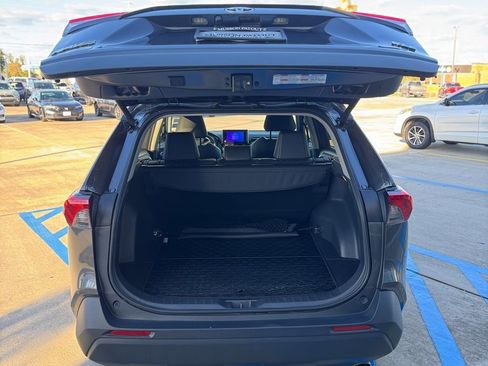 Used 2024 Toyota RAV4 XLE Premium image 6
